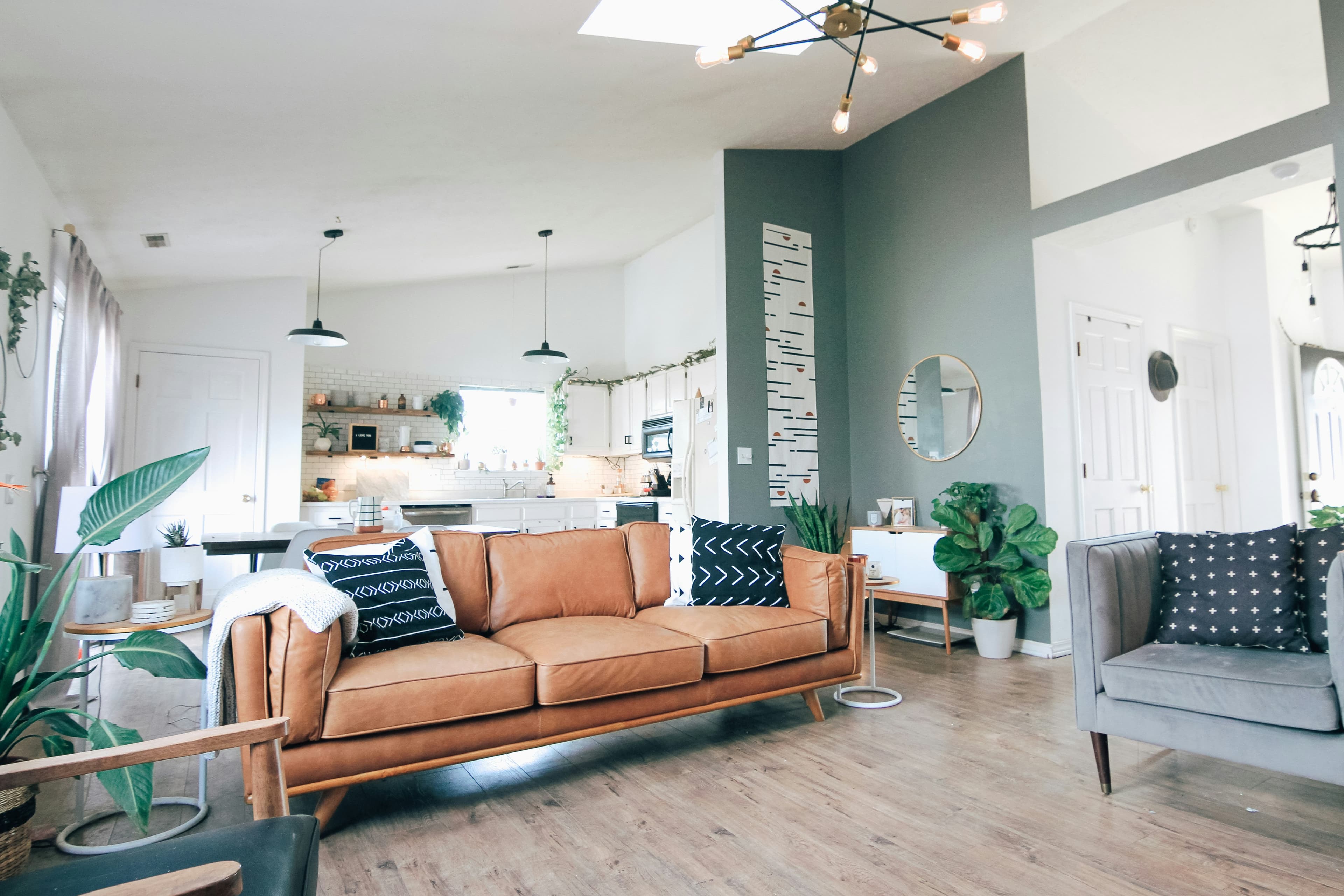 Bright, comfortable furnished living room